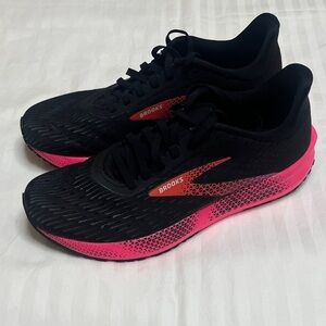 Brooks Hyperion tempo women’s 9 M